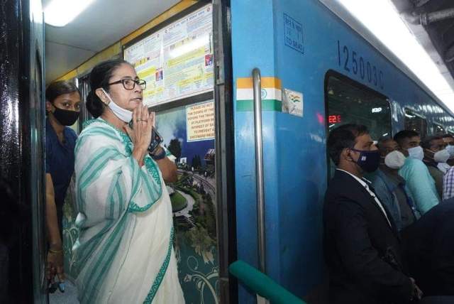 मुख्यमंत्री ममता बनर्जी उत्तर बंगाल के तीन दिवसीय दौरे पर मालदा पहुंचीं