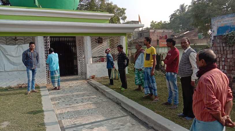 Malda news: তালা ভেঙে এক পীর মাজারে দুঃসাহসিক চুরি