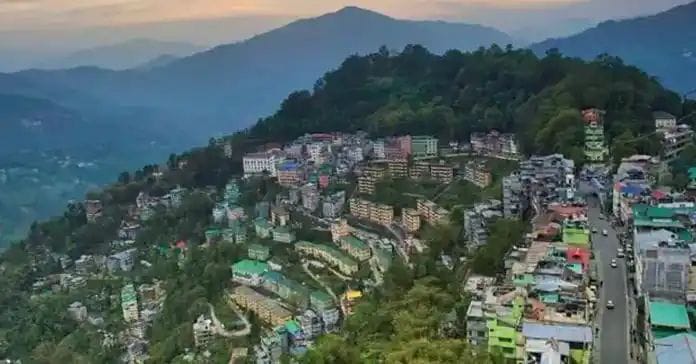 Darjeeling News:সপ্তাহখানেক বৃষ্টিপাতের পর অবশেষে সোনালী রোদের পরশে দার্জিলিং