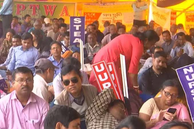Kolkata news:বকেয়া ডিএ নিয়ে রাজ্য সরকার ও সংগ্রামী যৌথ মঞ্চের বৈঠক ব্যর্থ, চরম আন্দোলনের হুশিয়ারি যৌথ মঞ্চের