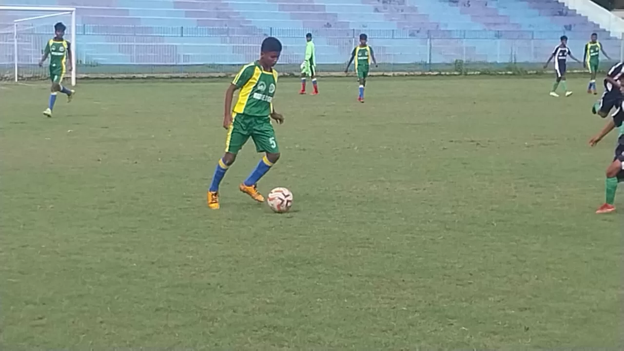 Malda Sports:অনূর্ধ্ব ১৫ আন্ত জেলা সাব জুনিয়র ফুটবল প্রতিযোগিতার মালদা জোনের খেলা শুরু হল