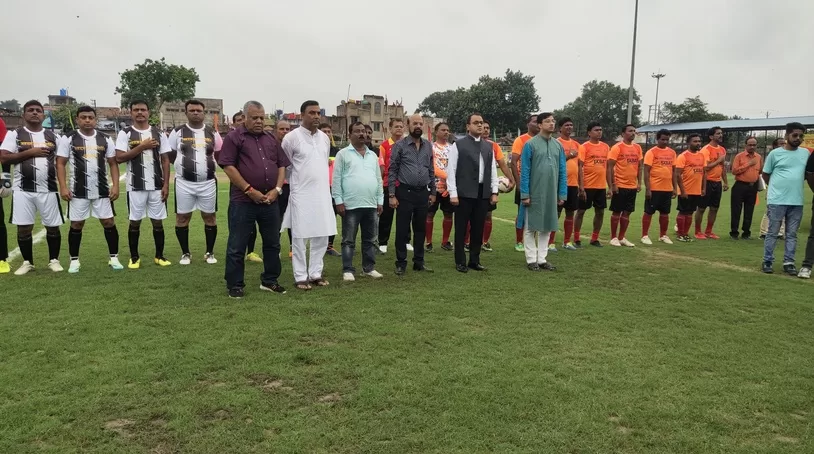 Friendly Football Match:মালদায় হাই ভোল্টেজ প্রীতি ফুটবল ম্যাচে মহামেডান স্পোর্টিং ইস্টবেঙ্গল কে পরাজিত করে