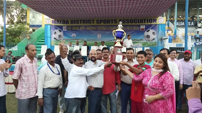 জাতীয় স্তরে সাব জুনিয়র ফুটবলের সেমিফাইনাল খেলা অনুষ্ঠিত হল মালদা জেলা ক্রীড়া সংস্থার ময়দানে