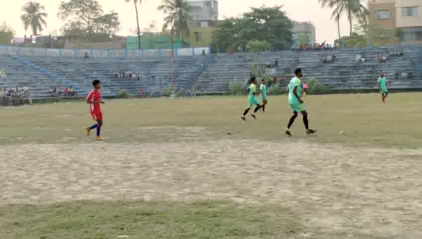 Malda sports:চাঁচলে ফুটবল টুর্নামেন্টে জয়ী চাঁচল এফসি একাদশ