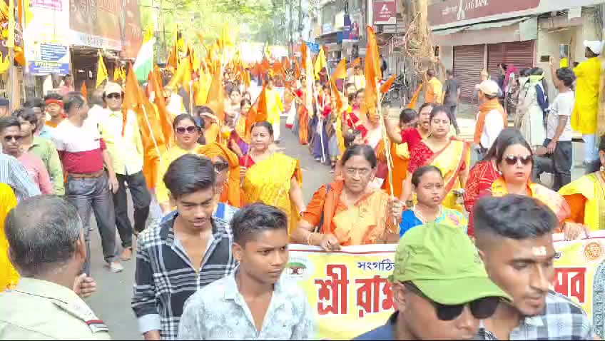 Murshidabad news:রামনবমী উপলক্ষে বর্ণাঢ্য শোভাযাত্রা বহরমপুর শহরে